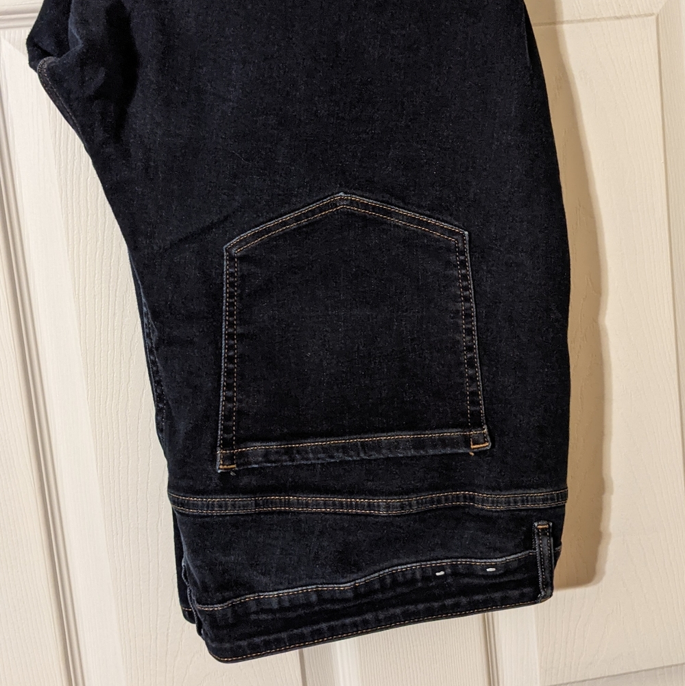Dark wash skinny jeans size 26 petite